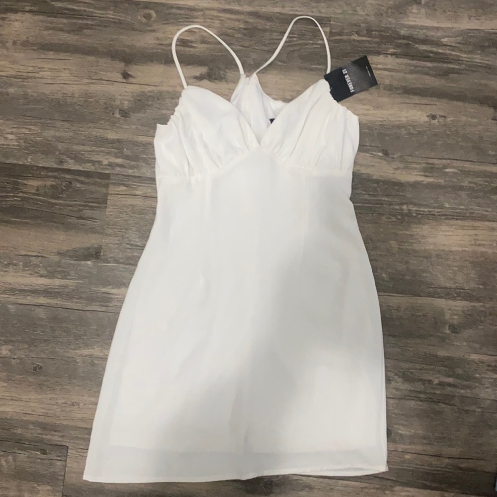 I’m selling this white mini dress!